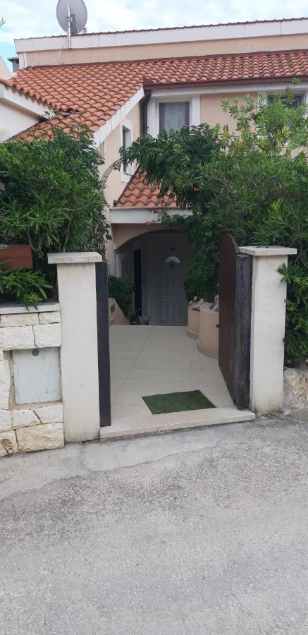 Apartments Luka Sevid Kültér fotó